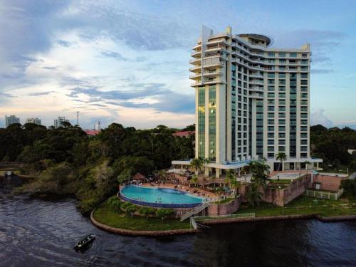 Bazén v ubytování Flat confortável no Tropical executive hotel nebo v jeho okolí