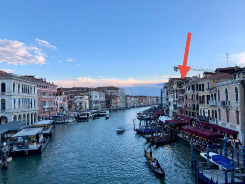 Rialto Terrace on the Grand Canal photo 14
