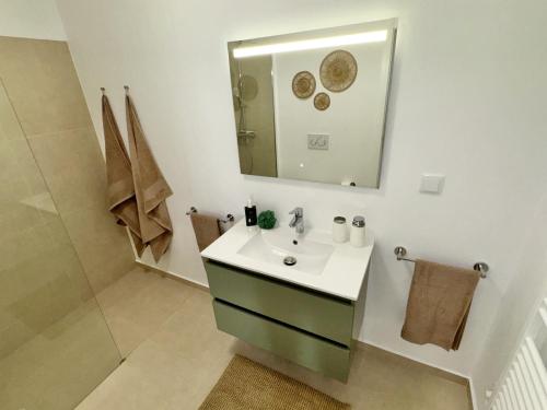 Apartment in center with pool (Colina Branca) photo 3