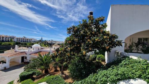 Apartment in center with pool (Colina Branca)