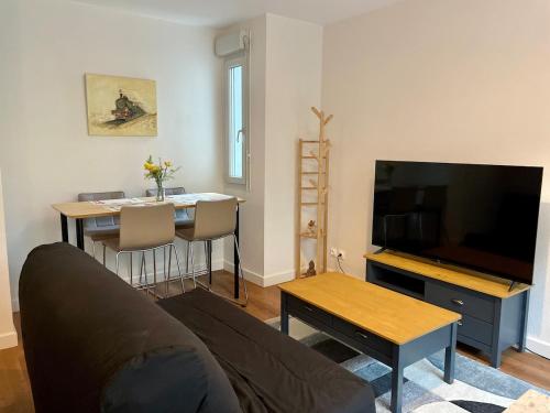 Le Montesquieu, Appartement 2 à 4 personnes, Garage Privé