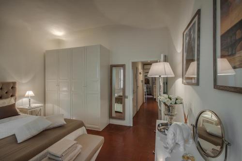 Apartments Florence- Gemma 2bd Tornabuoni area