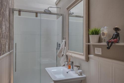 Apartments Florence- Gemma 2bd Tornabuoni area