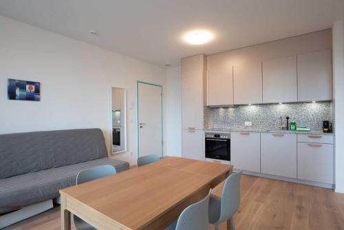 Una cocina o zona de cocina en HITrental Letzigrund - Apartment