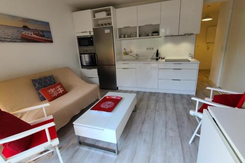 Photo de la galerie de l'établissement Residence Near The Beach 31 M With BalconyPool, à Arcachon