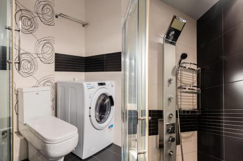 Naturally Bright 3BR Flat in Marousi by UPSTREET