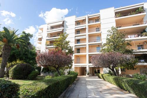 Naturally Bright 3BR Flat in Marousi by UPSTREET