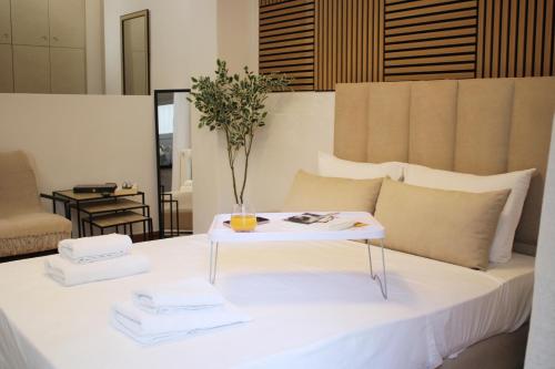 ARIS Neos Kosmos- 3 min walk from the Metro station