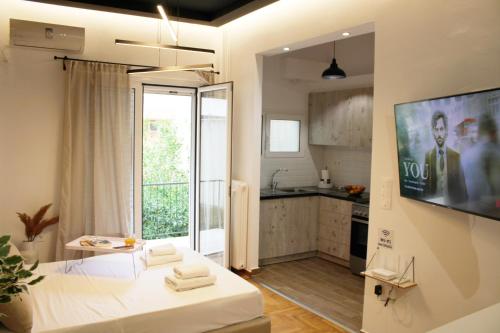 ARIS Neos Kosmos- 3 min walk from the Metro station