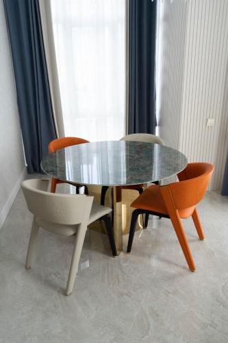 Φωτογραφία από το άλμπουμ του Design Hotel "Mamu Apartment" with kitchen and mountain views στο Μπατούμι