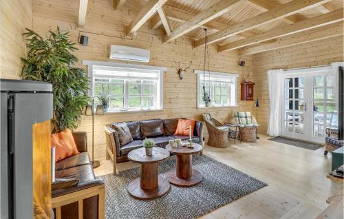 Χώρος καθιστικού στο 4 Bedroom Amazing Home In Nexø