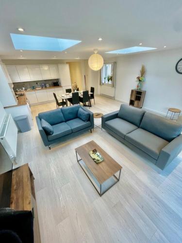 Χώρος καθιστικού στο beautiful 3 bedroom apartment in cambridge sleeps 7