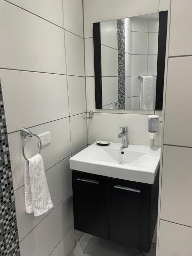 City Caribbean Hotel Boutiqueにあるバスルーム