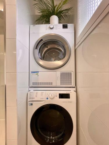 BnGo I Le Spacieux I 3 chambres, 2 salles de bain, 1 toilette, parking privé gratuit, 8 personnes, Vieux Lyon hypercentre photo 27