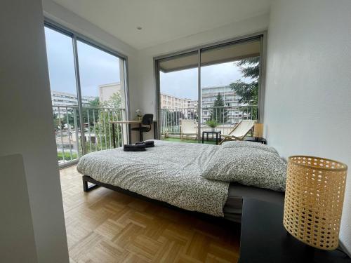 BnGo I Le Spacieux I 3 chambres, 2 salles de bain, 1 toilette, parking privé gratuit, 8 personnes, Vieux Lyon hypercentre photo 44