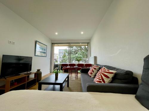 BnGo I Le Spacieux I 3 chambres, 2 salles de bain, 1 toilette, parking privé gratuit, 8 personnes, Vieux Lyon hypercentre photo 39