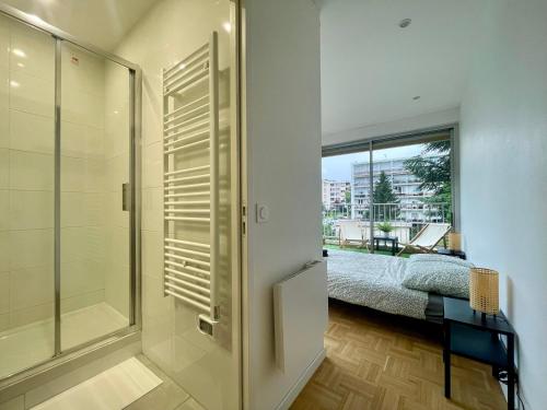 BnGo I Le Spacieux I 3 chambres, 2 salles de bain, 1 toilette, parking privé gratuit, 8 personnes, Vieux Lyon hypercentre photo 43