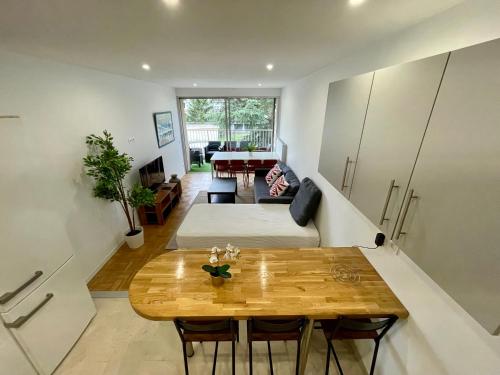 BnGo I Le Spacieux I 3 chambres, 2 salles de bain, 1 toilette, parking privé gratuit, 8 personnes, Vieux Lyon hypercentre photo 41