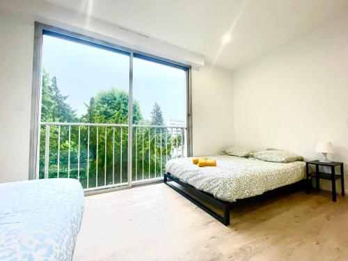 BnGo I Le Spacieux I 3 chambres, 2 salles de bain, 1 toilette, parking privé gratuit, 8 personnes, Vieux Lyon hypercentre photo 11