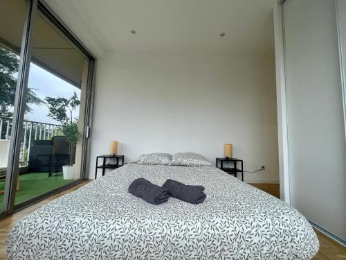 BnGo I Le Spacieux I 3 chambres, 2 salles de bain, 1 toilette, parking privé gratuit, 8 personnes, Vieux Lyon hypercentre photo 46