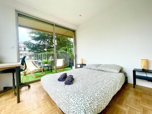 BnGo I Le Spacieux I 3 chambres, 2 salles de bain, 1 toilette, parking privé gratuit, 8 personnes, Vieux Lyon hypercentre photo 9