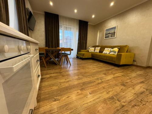 Η κουζίνα ή μικρή κουζίνα στο Deluxe Old Ungvar Apartments