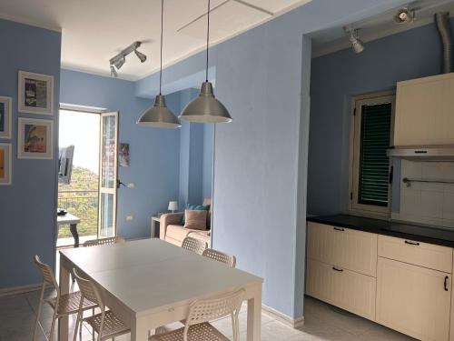 A kitchen or kitchenette at Casa Vacanze Domus