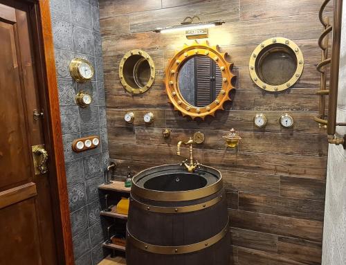 Bilik mandi di Narva City - Steampunk