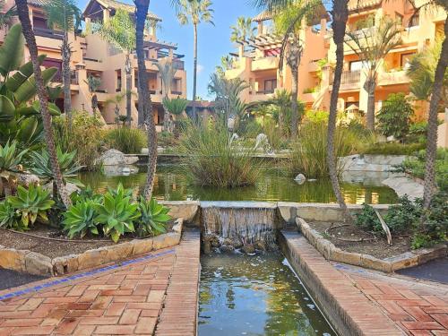 Beachfront Apartment in San Pedro - Pass the Keys