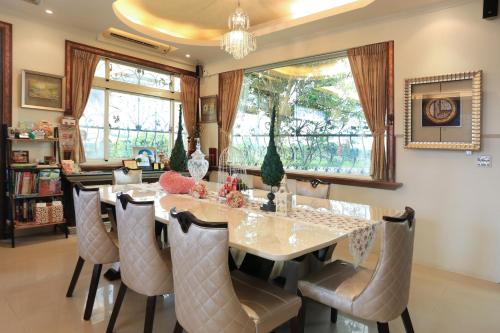 Ruang duduk di Mandy's House B&B