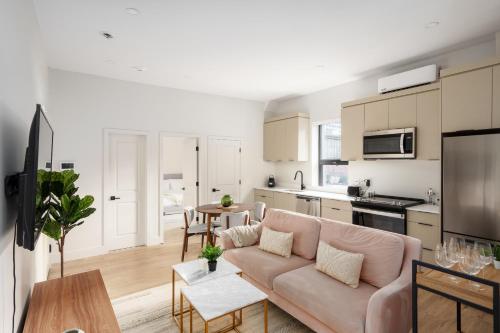 Dapur atau dapur kecil di The Griffin ApartHotel- Downtown