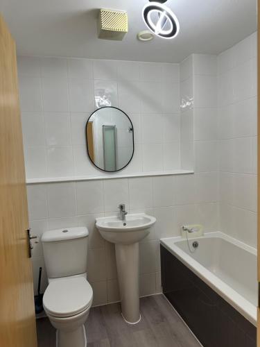 Quiet 2 bedrooms and 2 bathrooms with free parking photo 17