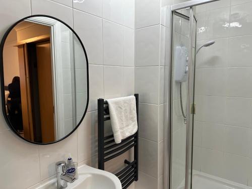 Quiet 2 bedrooms and 2 bathrooms with free parking photo 18