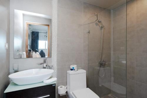 Ένα μπάνιο στο Armonia 17 suites by Yellowkey
