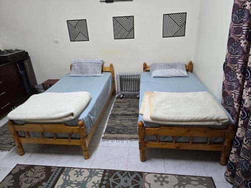 Llit o llits en una habitació de Lotus compound