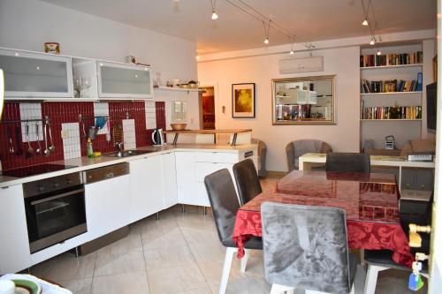 Villa Columba - 4 Star Deluxe Apartments