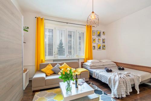 Katil atau katil-katil dalam bilik di Castle Cozy Apartment