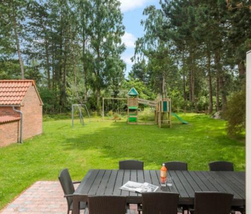Сад в Pool activity house for 16 people