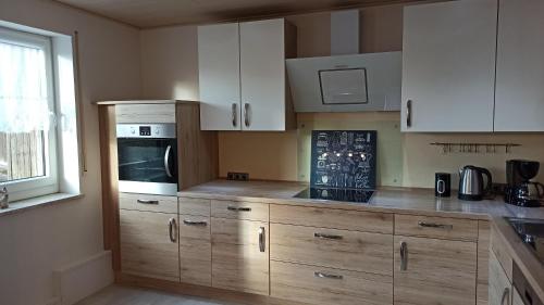 Η κουζίνα ή μικρή κουζίνα στο Ferienwohnung Im Vilstal
