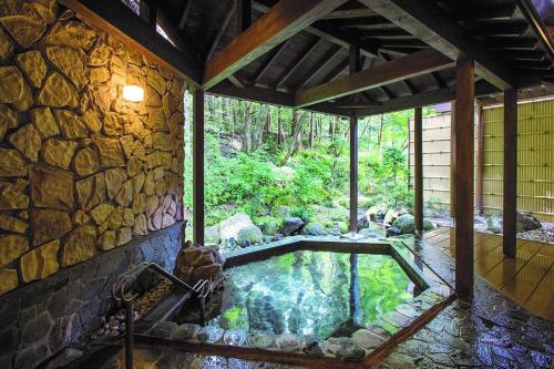 Bazén v ubytování Komagane Kogen Resort Linx nebo v jeho okolí
