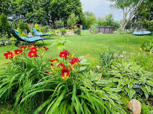 Schaumburg Paradise Oasis with a secret garden and private Poolにある庭