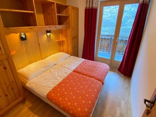 Inviting apartment near village center