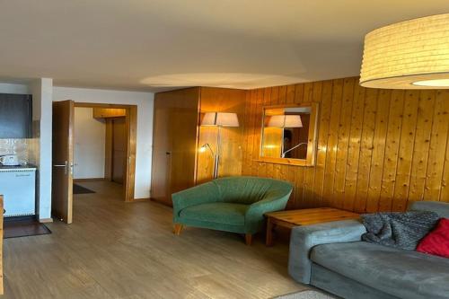 Apartment near Piste des Mayens ski-slope