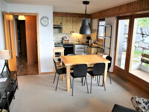 Apartment in Veysonnaz near Cable Car