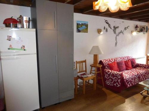 Kuchyň nebo kuchyňský kout v ubytování Appartement T2 confortable à Pra Loup 1600, 4 couchages - FR-1-804-17
