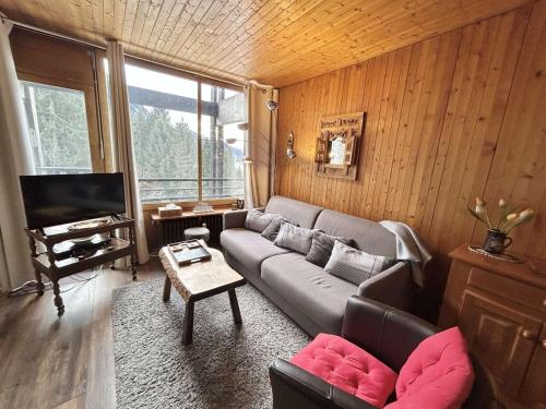 Photo de la galerie de l'établissement Appartement 2 Pièces + Coin Nuit, 4-6 Couchages avec Balcon et Parking à Megève - FR-1-597-191, à Megève