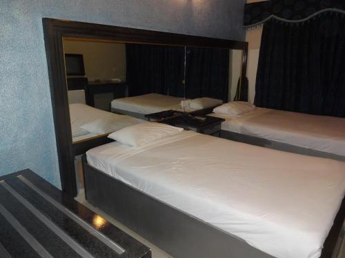 Gallery image of Hotel Sky Towers in Karachi