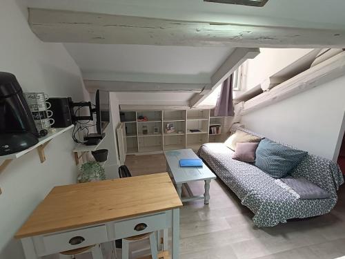 Photo de la galerie de l'établissement Appartement sous les toits ! Intra muros, à Avignon
