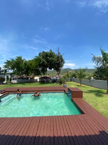 Swimmingpoolen hos eller tæt på Shibar farm house Mpumalanga