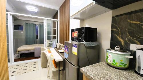Dapur atau dapur kecil di Pine and Peak Serenity
